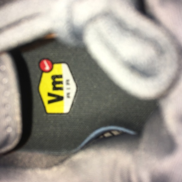 Vapormax plus - Picture 3 of 4